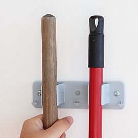 Escobero Economico Gris